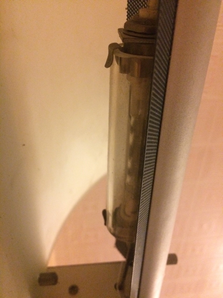 想請問版友 - 想換燈泡但認不出型號??