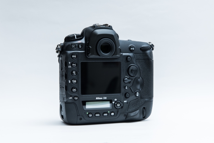 【開箱】新機皇襲來 Nikon D5