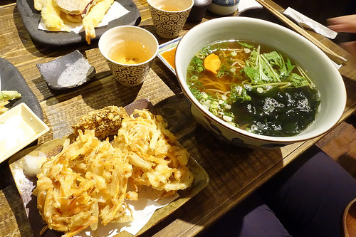【食記】捷運中山站。二月半そば蕎麥麵