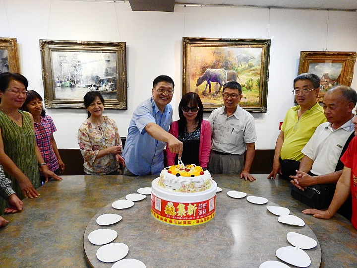豐富的美術作品，庭園美，極佳的用餐環境：美濃煙樓坊美術館餐廳。