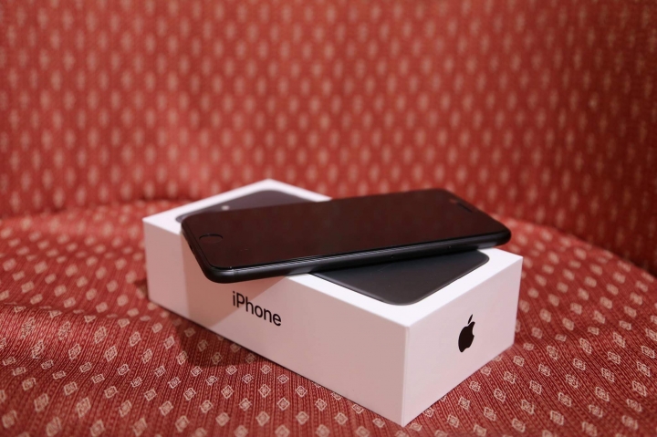 I phone 7 128G消光黑 不專業開箱！