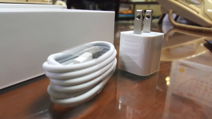 果粉朋友的 iPhone 6S 32G 開箱(圖不少)