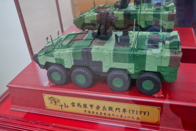 [亂拍照] 2016 國軍營區參訪 (新竹空軍基地+陸軍裝甲兵訓練指揮部)