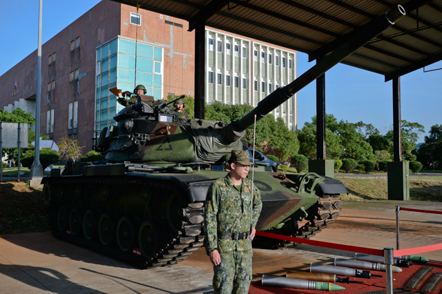 [亂拍照] 2016 國軍營區參訪 (新竹空軍基地+陸軍裝甲兵訓練指揮部)