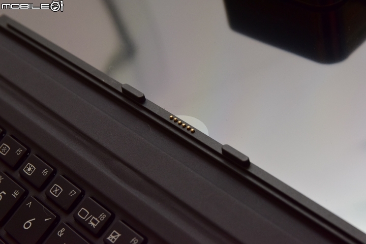 美型2in1筆電Asus Transformer 3 Pro T303UA開箱