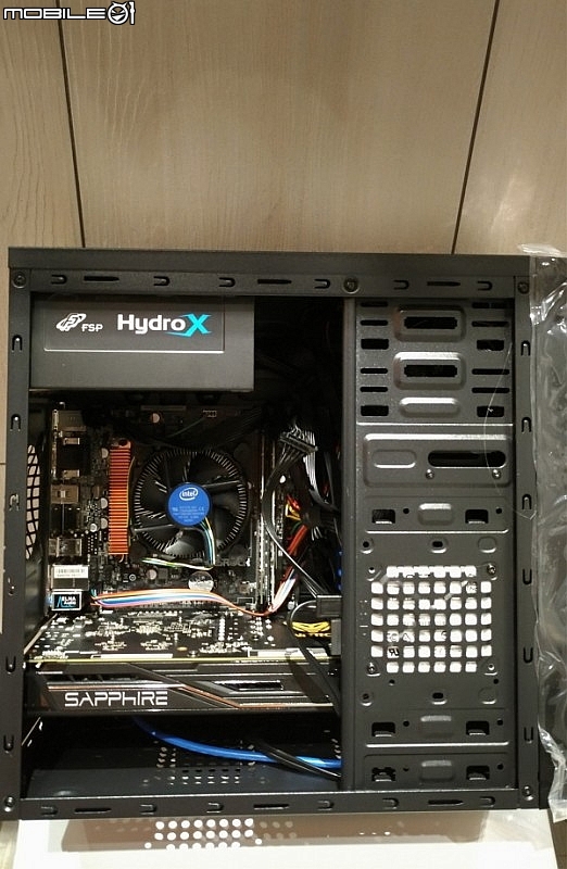 Fulid Motion 預備機 ASRock B150M-HDV 藍寶 RX460 組裝開箱