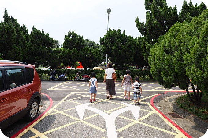 【苗栗通宵親子景點】七彩幸運鹽DIY+無料噴水池戲水趣，就在通宵精鹽觀光工廠！