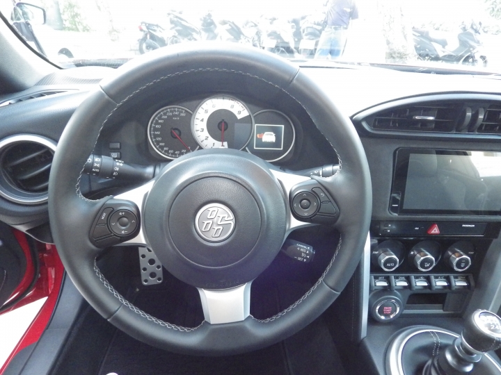讓拓海也瘋狂~~"ALL NEW TOYOTA 86", 94狂~~
