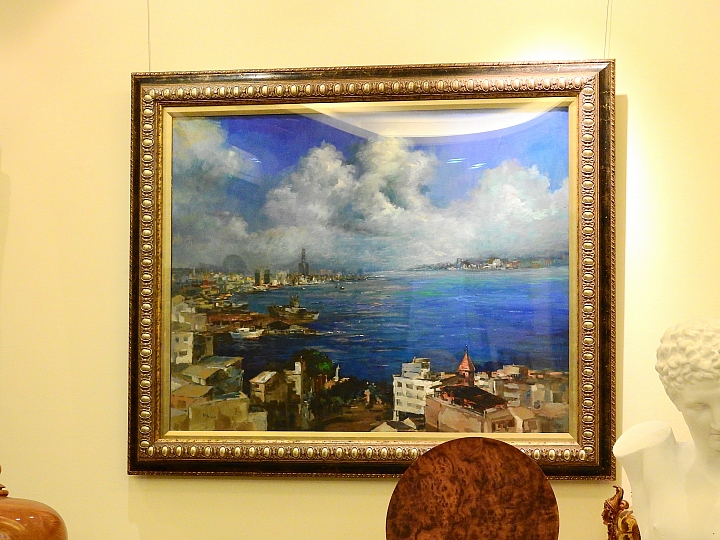 豐富的美術作品，庭園美，極佳的用餐環境：美濃煙樓坊美術館餐廳。