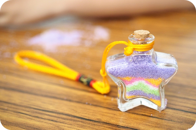 【苗栗通宵親子景點】七彩幸運鹽DIY+無料噴水池戲水趣，就在通宵精鹽觀光工廠！