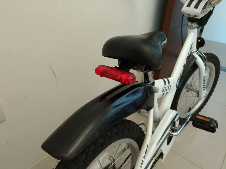 童車的尾燈安裝