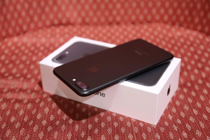 I phone 7 128G消光黑 不專業開箱！