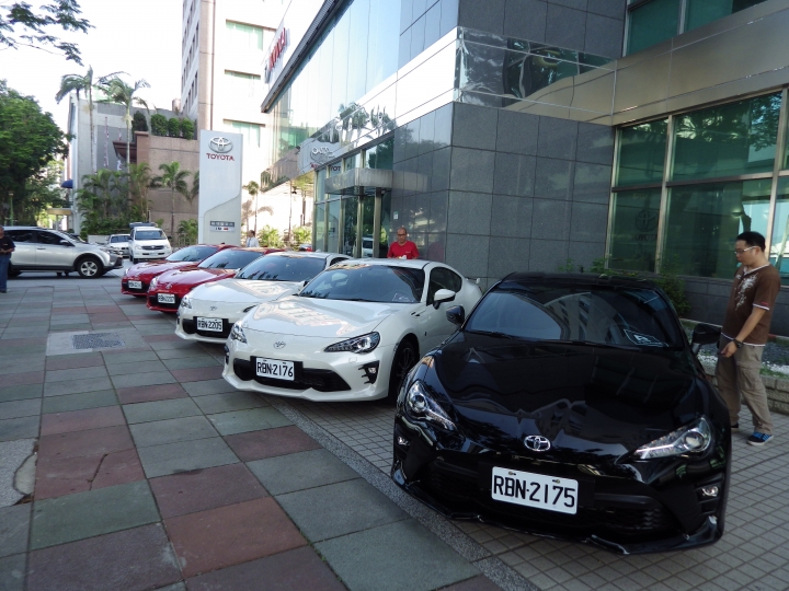 讓拓海也瘋狂~~"ALL NEW TOYOTA 86", 94狂~~