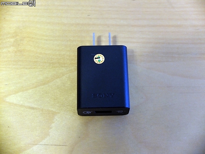 [極簡開箱] 我的第一支SONY智慧型手機 XPERIA XZ 澗水藍 (持續更新)