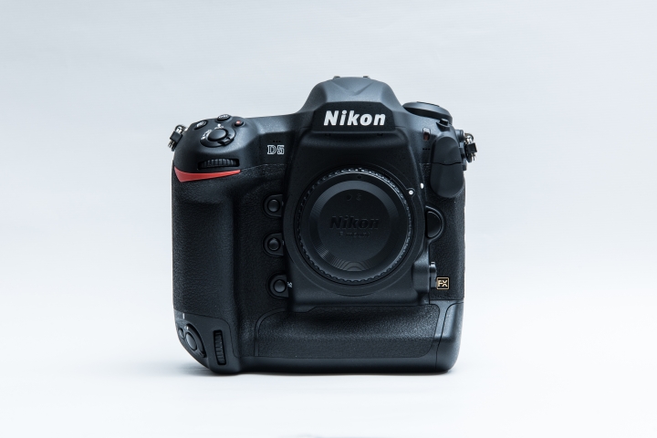 【開箱】新機皇襲來 Nikon D5