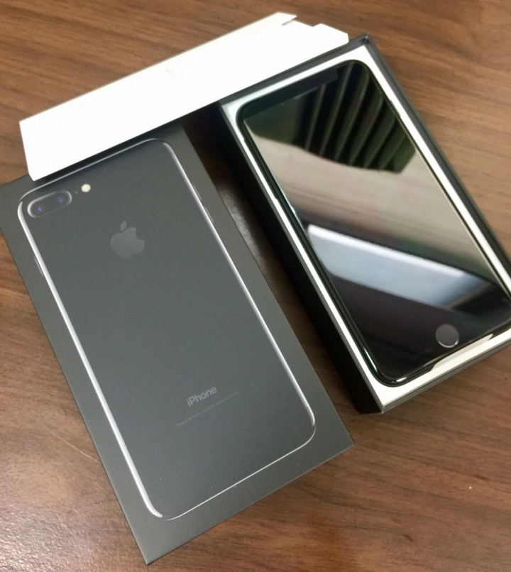 終於來到，曜石黑不專業開箱