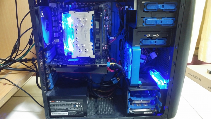 [開箱] 華南X79+E5 2670 C2 正式版+ECC DDR3 1333 4GB X4，篇詳細版~
