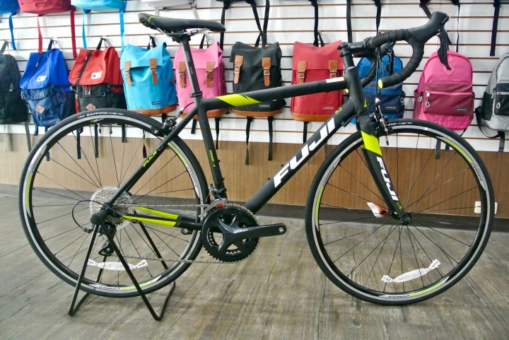 【開箱文】 完全新手入門 2017 FUJI Newest 1.3 消光黑 +人身部品清單