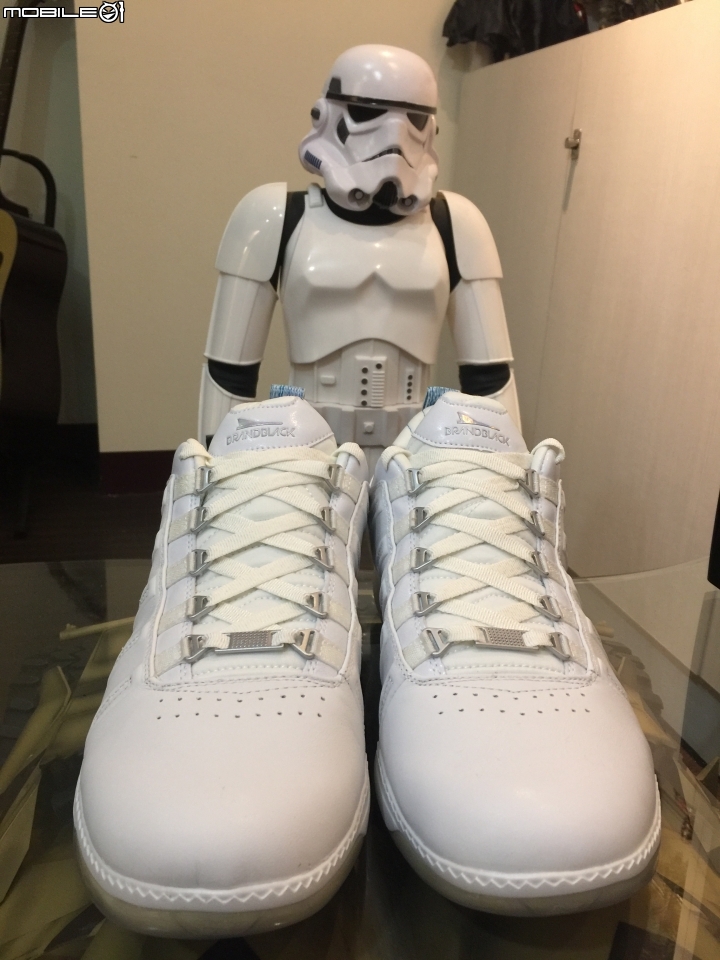 [分享] BrandBlack籃球鞋 Phantom low 全白