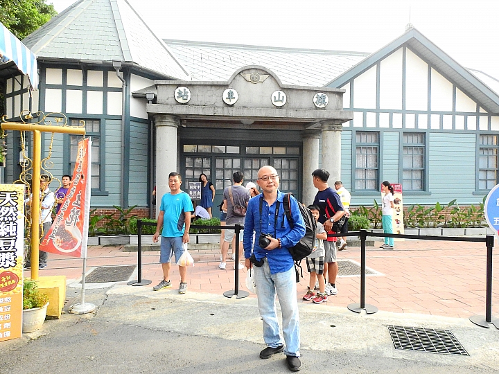 政大愛愛會20、30年不見的老朋友，相見3天2夜大鵬灣之旅，一路往北玩到高雄。