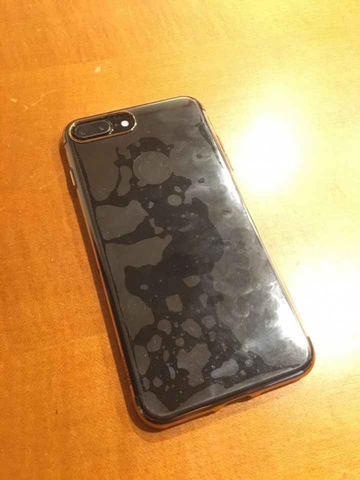 亮黑色 iphone 用 tpu 保護殼 水印問題