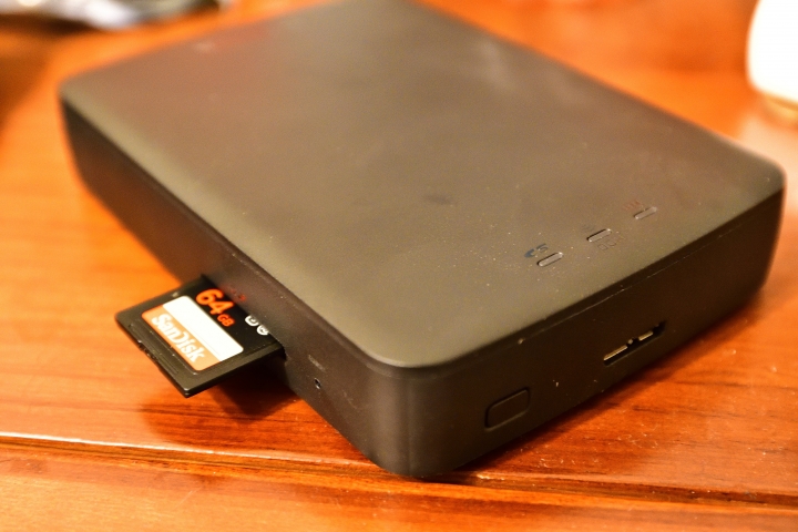 Toshiba Canvio AeroCast 1TB USB3.0 2.5吋WIFI無線硬碟 出外備份好雞絲心得分享