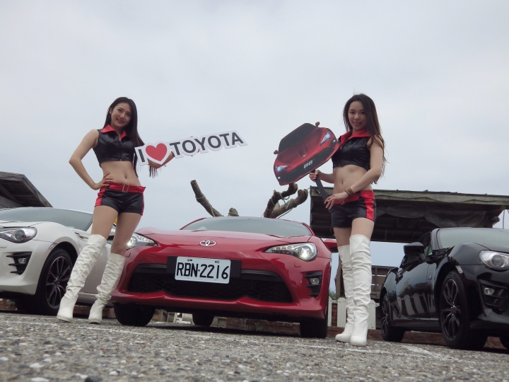 讓拓海也瘋狂~~"ALL NEW TOYOTA 86", 94狂~~