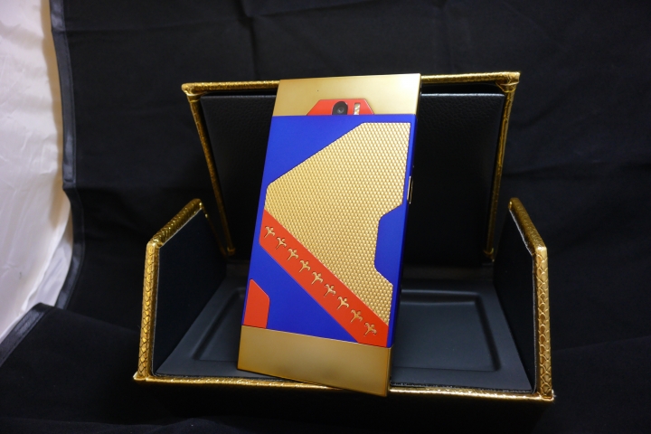 最漫長的預購※液態金屬Turing Phone 到貨簡易開箱!!