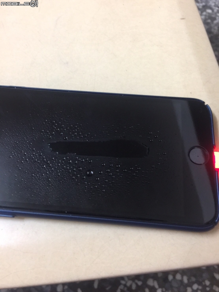 給還在挑選IPhone 7 / 7Plus 保護貼果迷的建議與個人的經驗