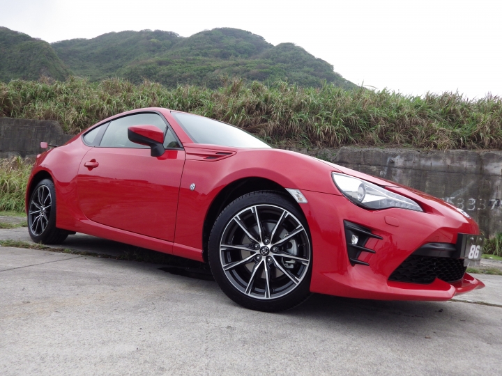 讓拓海也瘋狂~~"ALL NEW TOYOTA 86", 94狂~~