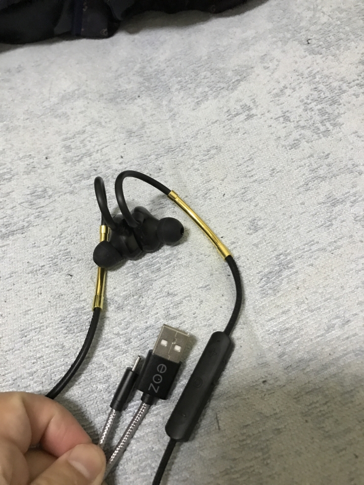 [開箱]EOZ ONE 藍牙金屬耳機 for iPhone