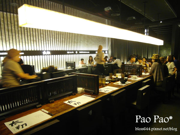 【台中】太初麵食~輕井澤集團開的，以麵食為主~黃金餃子好酥脆！