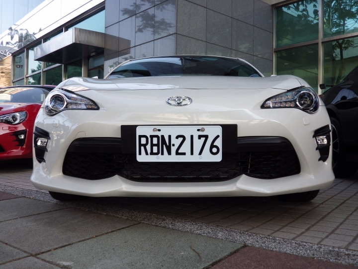讓拓海也瘋狂~~"ALL NEW TOYOTA 86", 94狂~~