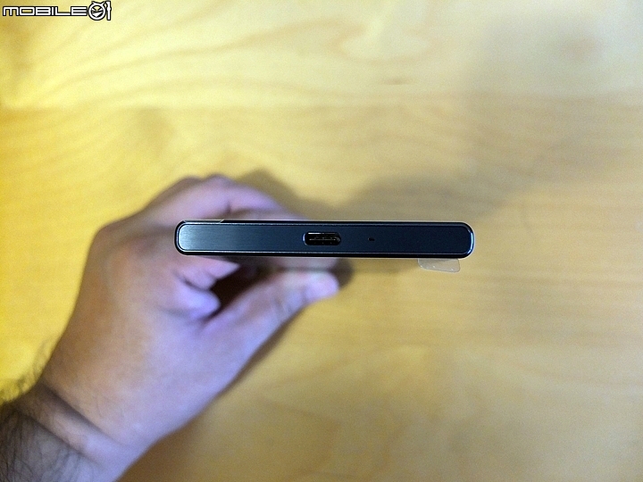 [極簡開箱] 我的第一支SONY智慧型手機 XPERIA XZ 澗水藍 (持續更新)
