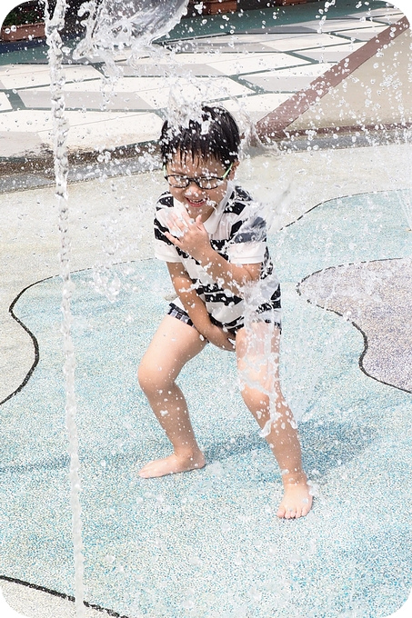 【苗栗通宵親子景點】七彩幸運鹽DIY+無料噴水池戲水趣，就在通宵精鹽觀光工廠！