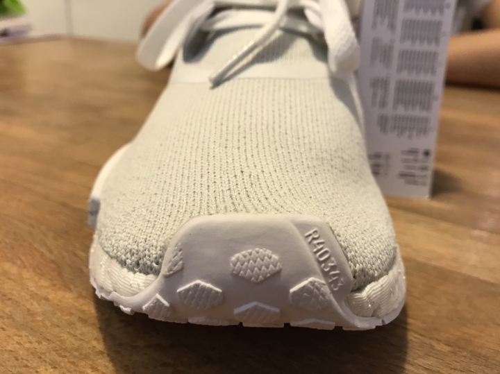 麻煩大家幫我驗鞋  NMD Primeknit 全白