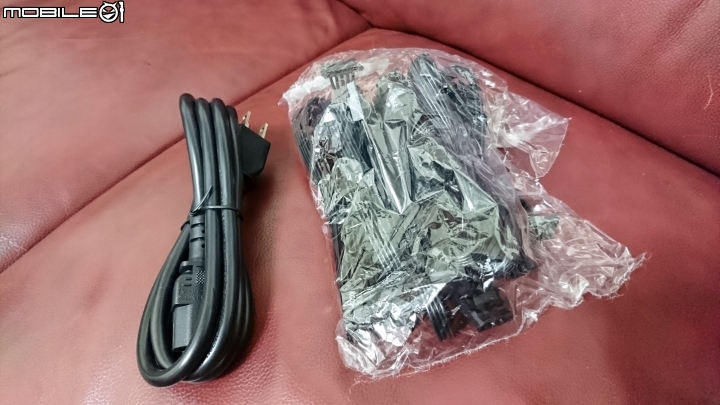 [開箱-機殼]喬思伯 RM3 玻璃 鈦灰色版....外加新Power事件