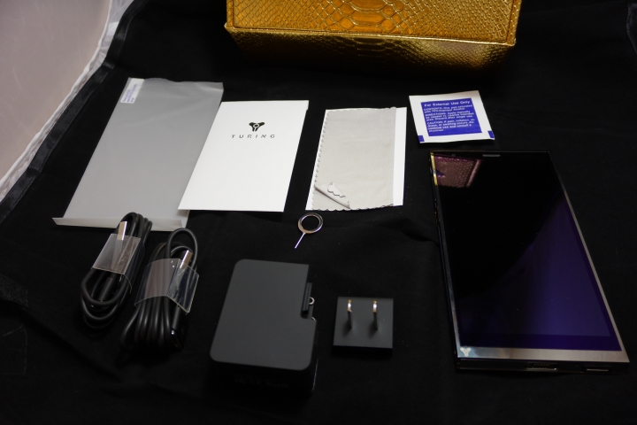 最漫長的預購※液態金屬Turing Phone 到貨簡易開箱!!