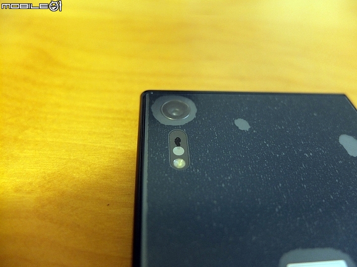 [極簡開箱] 我的第一支SONY智慧型手機 XPERIA XZ 澗水藍 (持續更新)