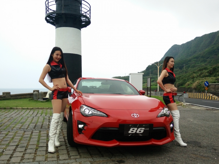 讓拓海也瘋狂~~"ALL NEW TOYOTA 86", 94狂~~