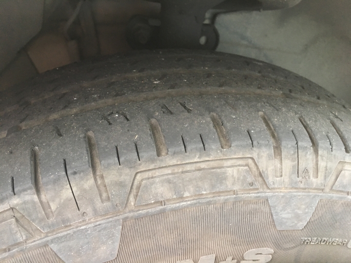 Chrysler 休旅車輪圈輪胎請益