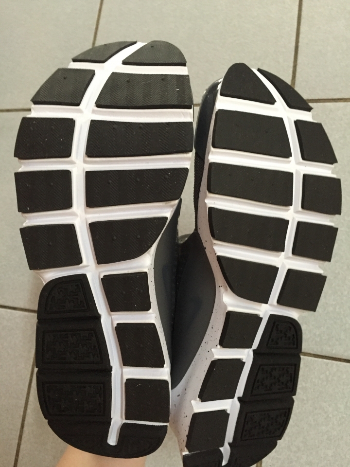 驗鞋 Nike sock鐵灰 是否正品