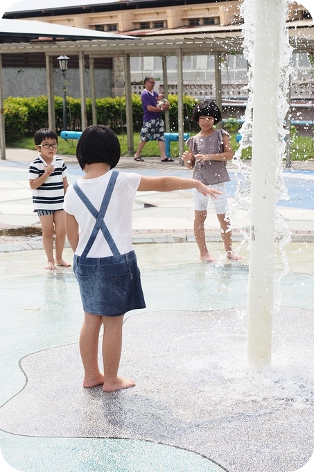 【苗栗通宵親子景點】七彩幸運鹽DIY+無料噴水池戲水趣，就在通宵精鹽觀光工廠！