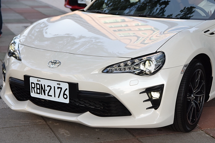 86 不跑秋名山 衝上陽明山  ALL NEW TOYOTA 86 超帥超狂 山路體驗