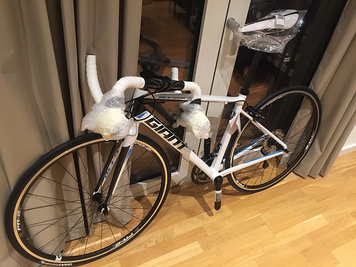 「新手開箱感謝試騎心得文」Giant Defy 1 2016