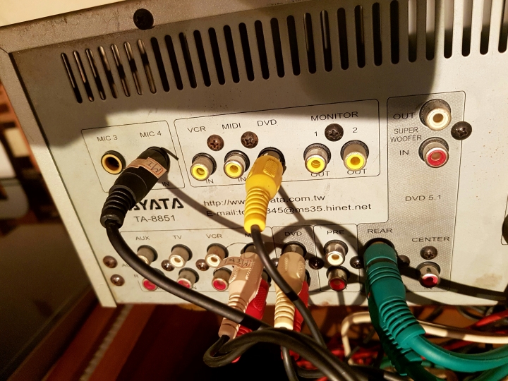 （即刻救援）InFocus80吋電視如何接傳統擴大器