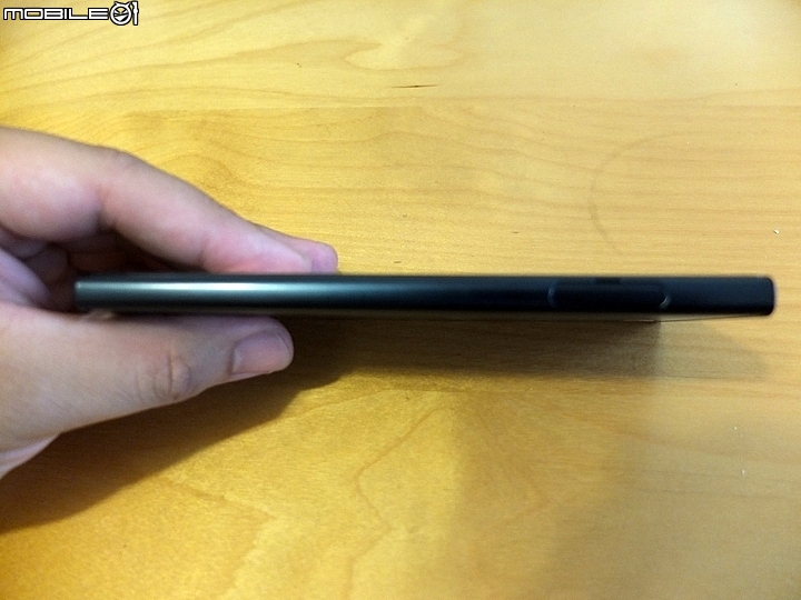 [極簡開箱] 我的第一支SONY智慧型手機 XPERIA XZ 澗水藍 (持續更新)