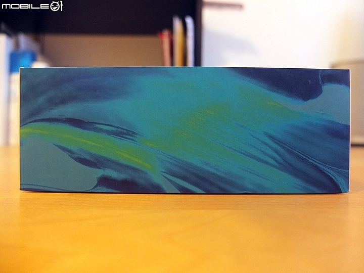 [極簡開箱] 我的第一支SONY智慧型手機 XPERIA XZ 澗水藍 (持續更新)