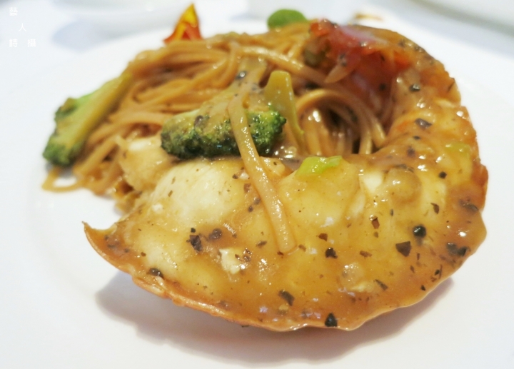 彷彿置身於美術館用餐.台北國賓大飯店粵菜廳松露龍蝦套餐