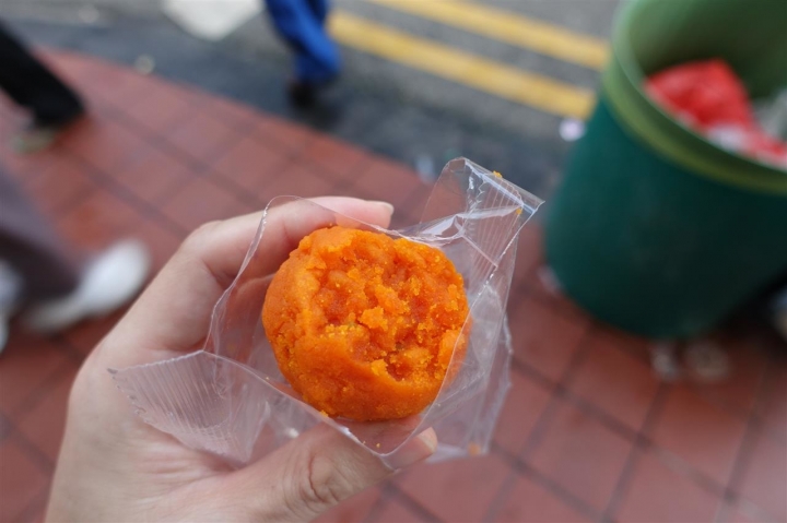 新加坡一年一度瘋狂的大寶森節(Thaipusam)